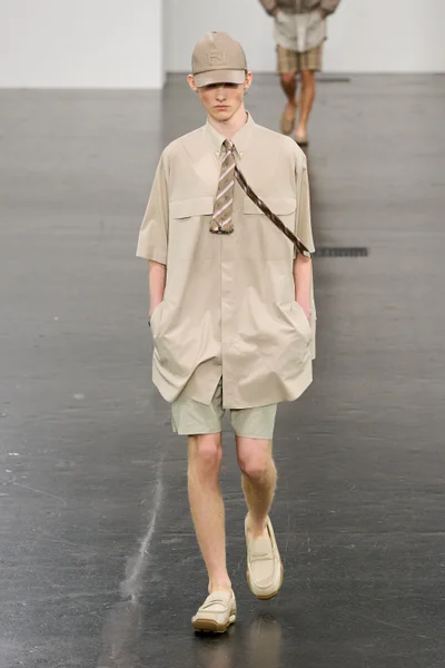 Look 3